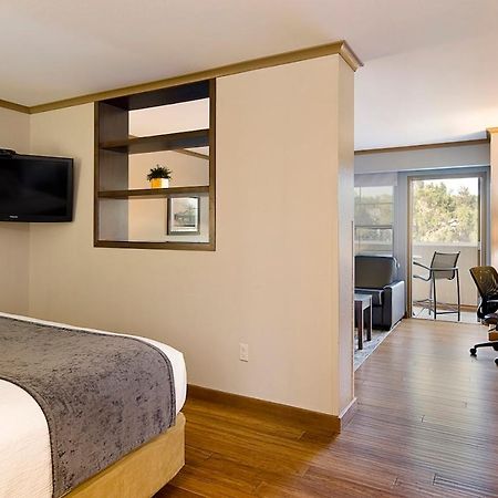 פייר Clubhouse Hotel And Suites מראה חיצוני תמונה