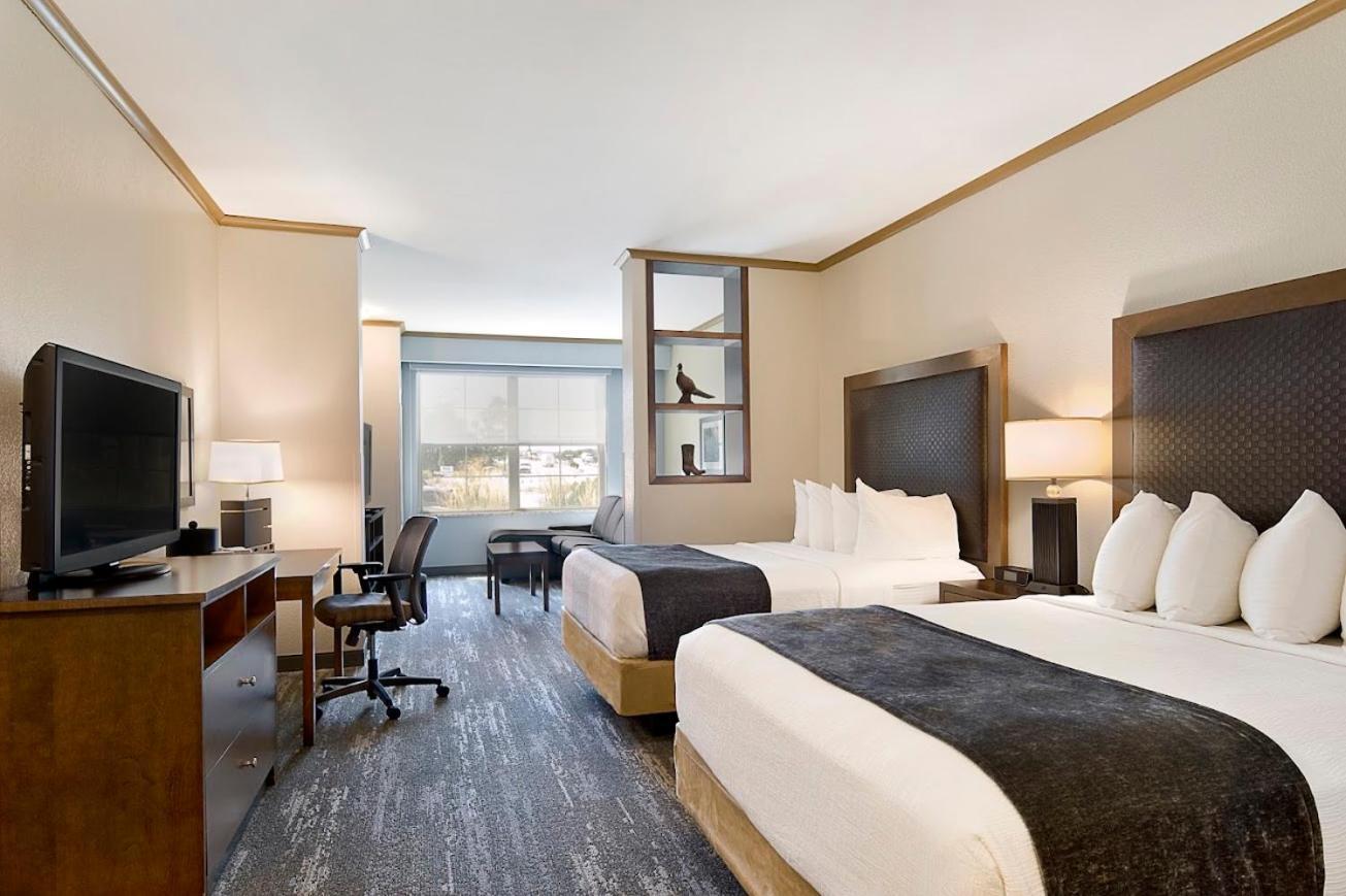 פייר Clubhouse Hotel And Suites מראה חיצוני תמונה