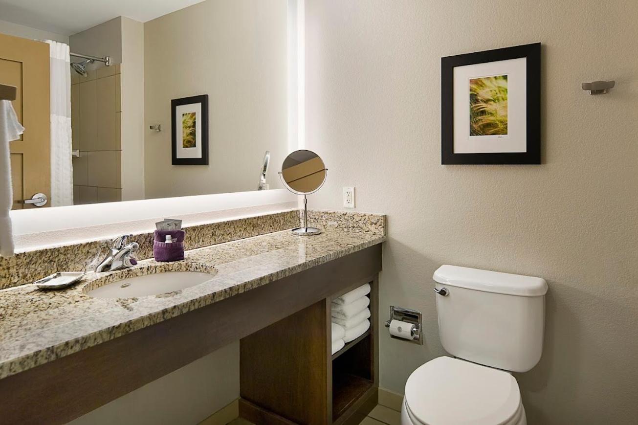 פייר Clubhouse Hotel And Suites מראה חיצוני תמונה