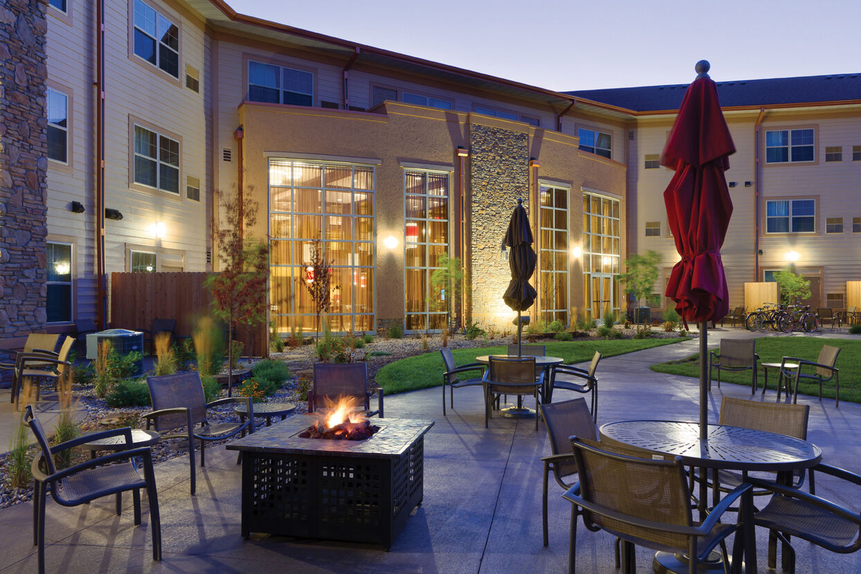 פייר Clubhouse Hotel And Suites מסעדה תמונה